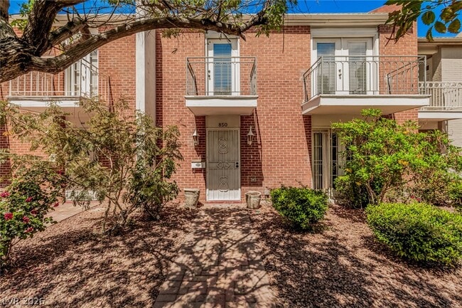 property at 850 Tam O Shanter