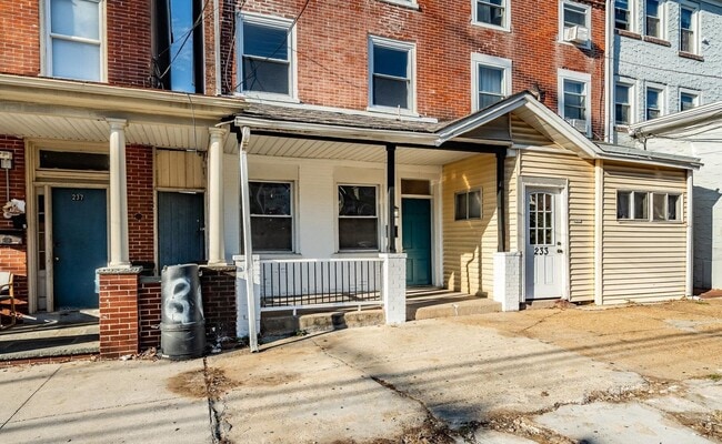 235 W Chestnut St in West Chester, PA - Building Photo - Building Photo