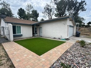 1723 Chatsbury St in El Cajon, CA - Building Photo - Building Photo