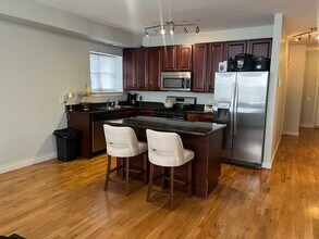 1468 E 69th St in Chicago, IL - Building Photo - Building Photo