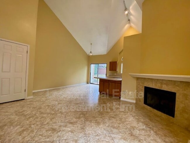 9221 Ellerbe Rd in Shreveport, LA - Building Photo - Building Photo