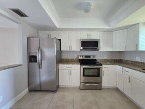 1202 SE 8th Terrace in Cape Coral, FL - Building Photo - Building Photo