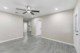 8137 Way St in Houston, TX - Building Photo - Building Photo