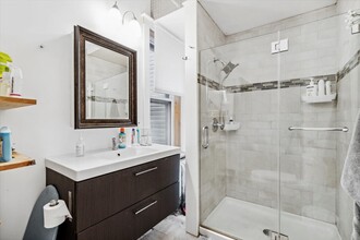 1805 Fairmount Ave in Philadelphia, PA - Building Photo - Interior Photo