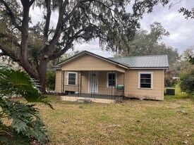 1101 N Burton St in Plant City, FL - Building Photo