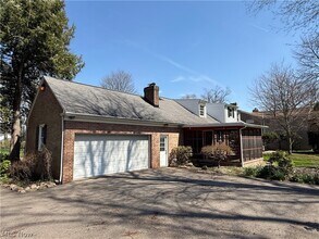 1800 Amarillo St NW in North Canton, OH - Building Photo - Building Photo