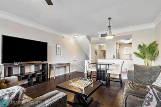 2016 Alta Meadows Ln in Delray Beach, FL - Building Photo - Building Photo