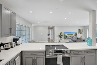 260 Allenwood Dr, Unit 2128 in Lauderdale-by-the-Sea, FL - Building Photo - Building Photo