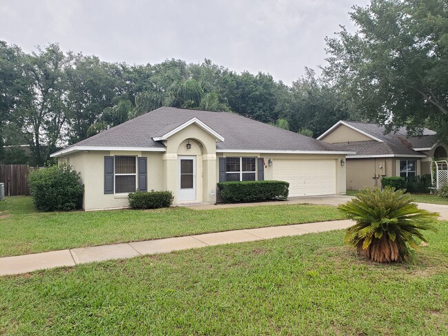 property at 3848 Bayshore Cir