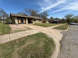 1709 Dorothy Dr in Grand Prairie, TX - Building Photo