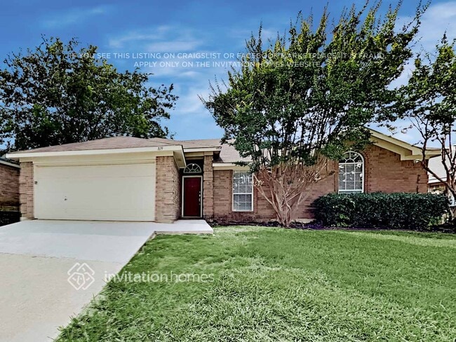 property at 819 W Lonesome Dove Trail