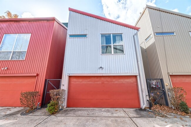 property at 3 N Ennis St