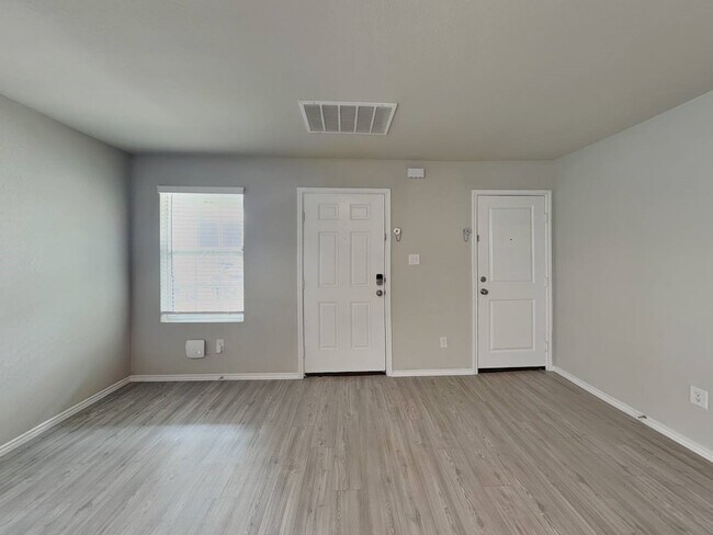 5719 Leon Pl in San Antonio, TX - Building Photo - Building Photo