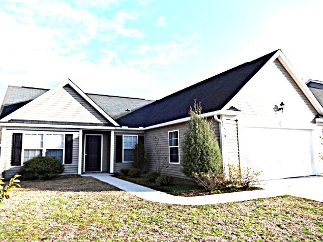 530 Beverly Dr in Summerville, SC - Building Photo