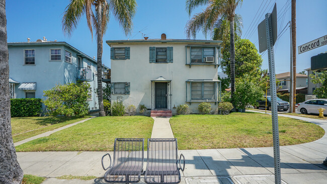 701-703 1/2 W. Glenoaks B in Glendale, CA - Building Photo - Primary Photo