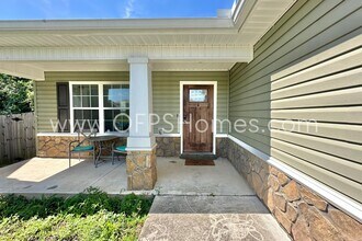 454 Eisenhower Dr in Crestview, FL - Building Photo - Building Photo