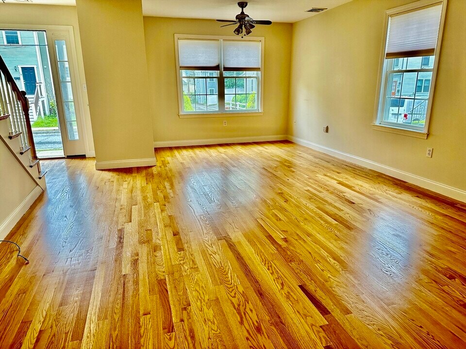 17 Myrtle St in Watertown, MA - Building Photo