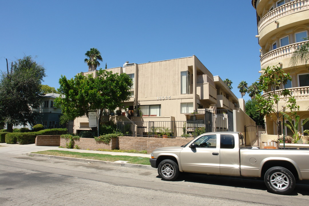 12035 Guerin St in Studio City, CA - Building Photo