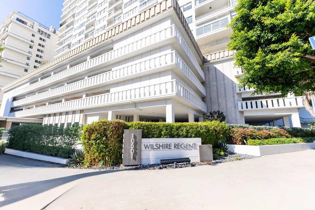 10501 Wilshire Blvd, Unit 1403 in Los Angeles, CA - Building Photo