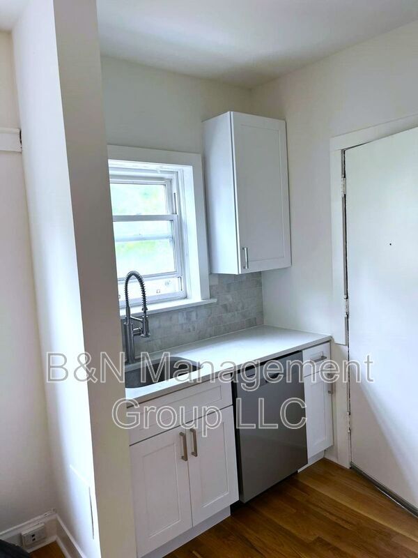 1065 W Dakin St in Chicago, IL - Building Photo - Building Photo