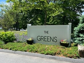 155 Peddlers Dr in Branford, CT - Building Photo - Building Photo