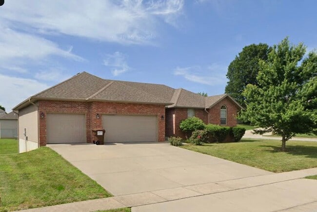 property at 4674 Oneida Dr