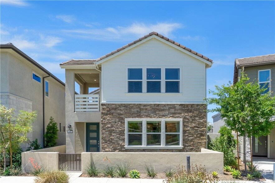 156 Chorus in Irvine, CA - Building Photo