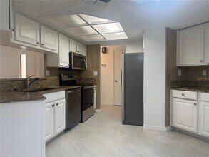 8618 Woodbridge Dr in New Port Richey, FL - Building Photo - Building Photo