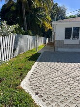 2138 NW 26th St in Miami, FL - Building Photo - Building Photo