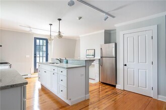 29 Champlin St in Newport, RI - Building Photo - Building Photo