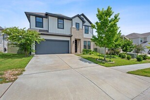 16913 Adoro Dr in Manor, TX - Building Photo