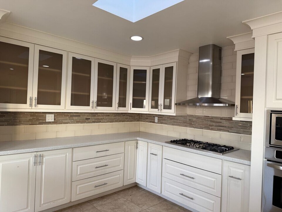 817 Granada Dr in Vista, CA - Building Photo