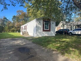 2299 Wellington Green Dr in Clarksville, IN - Building Photo