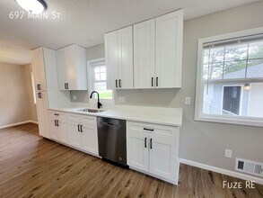 697 Main St in Circle Pines, MN - Building Photo - Building Photo