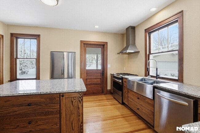 40 W Lewis St in Platteville, WI - Building Photo - Building Photo