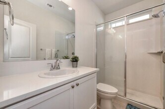 4656 Streambed Dr in Folsom, CA - Foto de edificio - Building Photo
