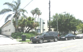 826 S 4th St in Alhambra, CA - Building Photo