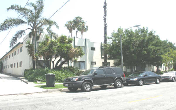 826 S 4th St in Alhambra, CA - Foto de edificio