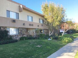 18546 Clark St, Unit 3 in Los Angeles, CA - Building Photo