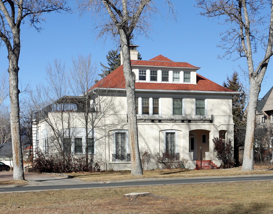 Casa Del Air Luxury Apartments in Colorado Springs, CO - Building Photo