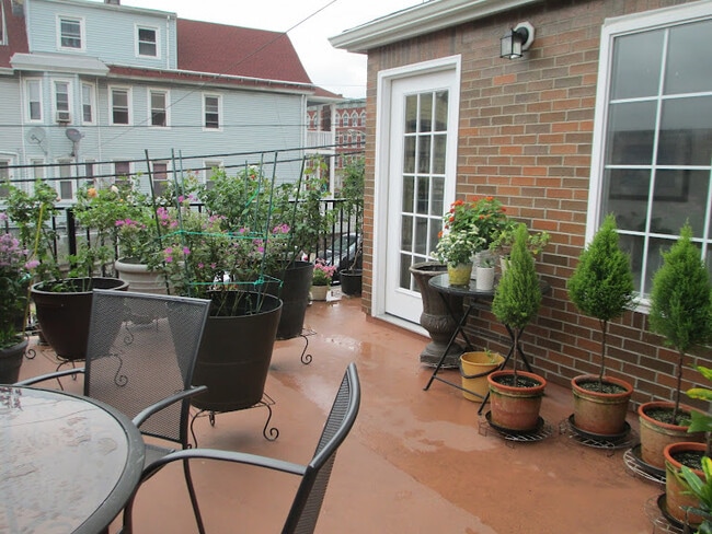 855 Pavonia Ave, Unit 1 in Jersey City, NJ - Building Photo - Building Photo