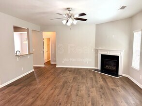 7766 Flyaway Rd in Fairburn, GA - Building Photo - Building Photo