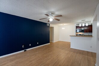 5156 Conroy Rd in Orlando, FL - Building Photo - Building Photo