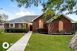 1320 Greenfield Dr in Mesquite, TX - Building Photo