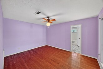 1631 Bradney Dr in Houston, TX - Building Photo - Building Photo