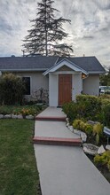 5127 Lindley Ave in Tarzana, CA - Building Photo - Building Photo