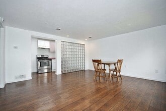 2102 West St in Munhall, PA - Building Photo - Building Photo