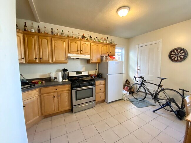 55 Hillside St, Unit 2 in Boston, MA - Building Photo - Building Photo