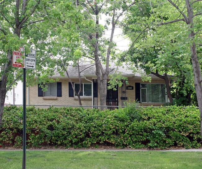 2042 S Josephine St in Denver, CO - Foto de edificio - Building Photo