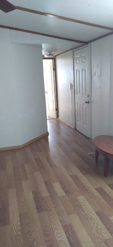 673 Avenue G in Poteet, TX - Foto de edificio - Building Photo